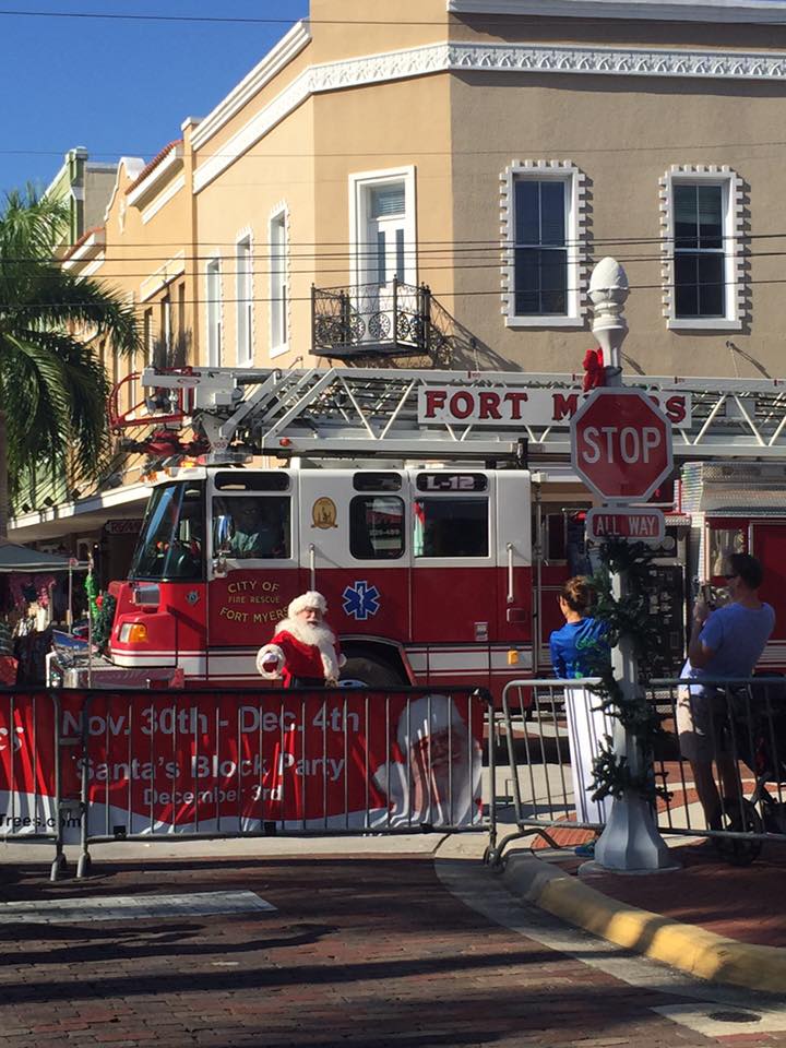 Santa comes to Fort Myers