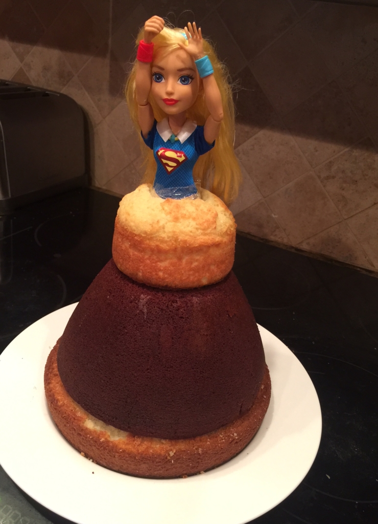 supergirlwonder-wlogo – Nickel's Cake Creations