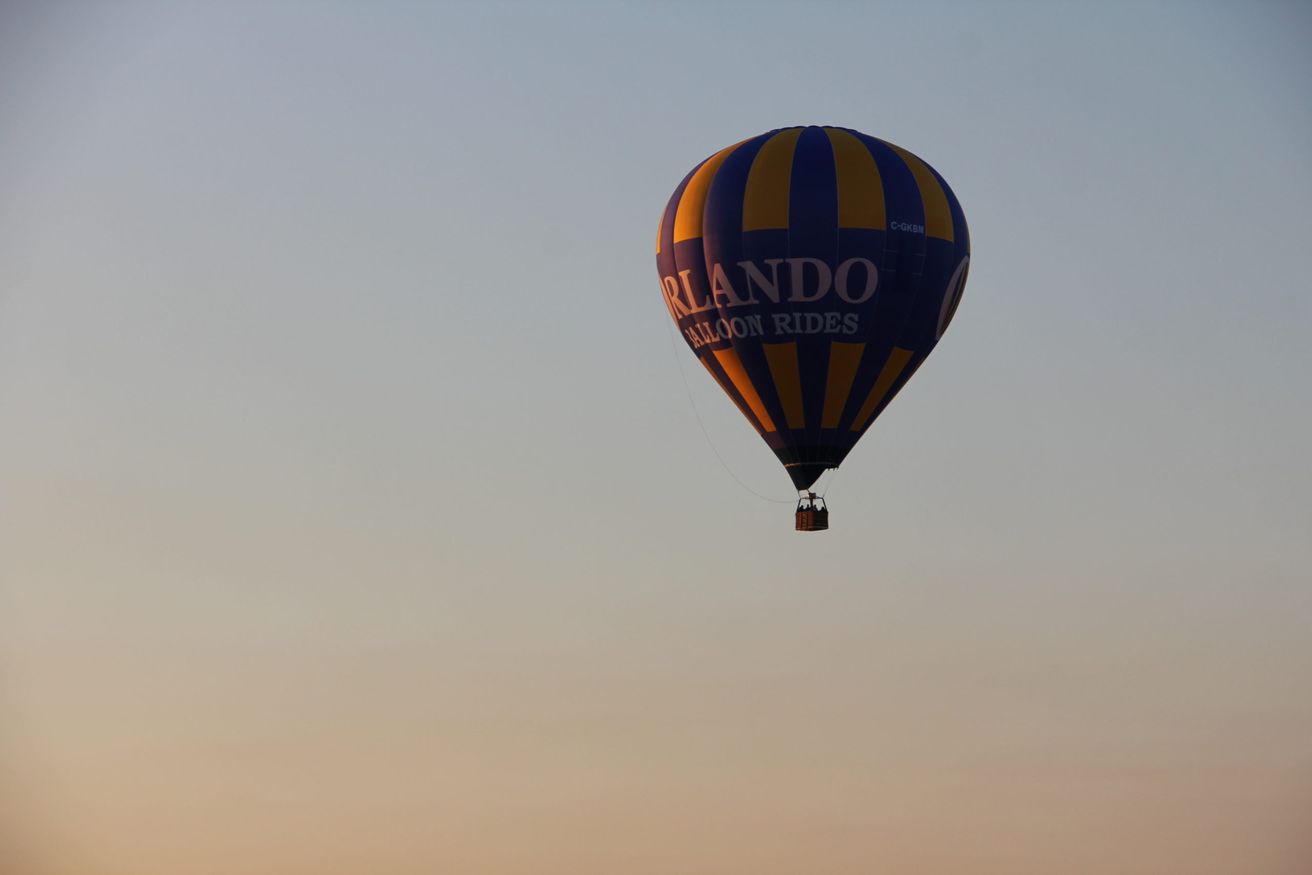 Checking off a bucket list item with a Hot Air Balloon Ride in Orlando Florida | Riding a hot air ballon | Orlando Balloon Rides | acupful.com | Mandy Carter | Things to do in Orlando | #LoveFl | once in a lifetime experiences | balloon rides | romantic adventures