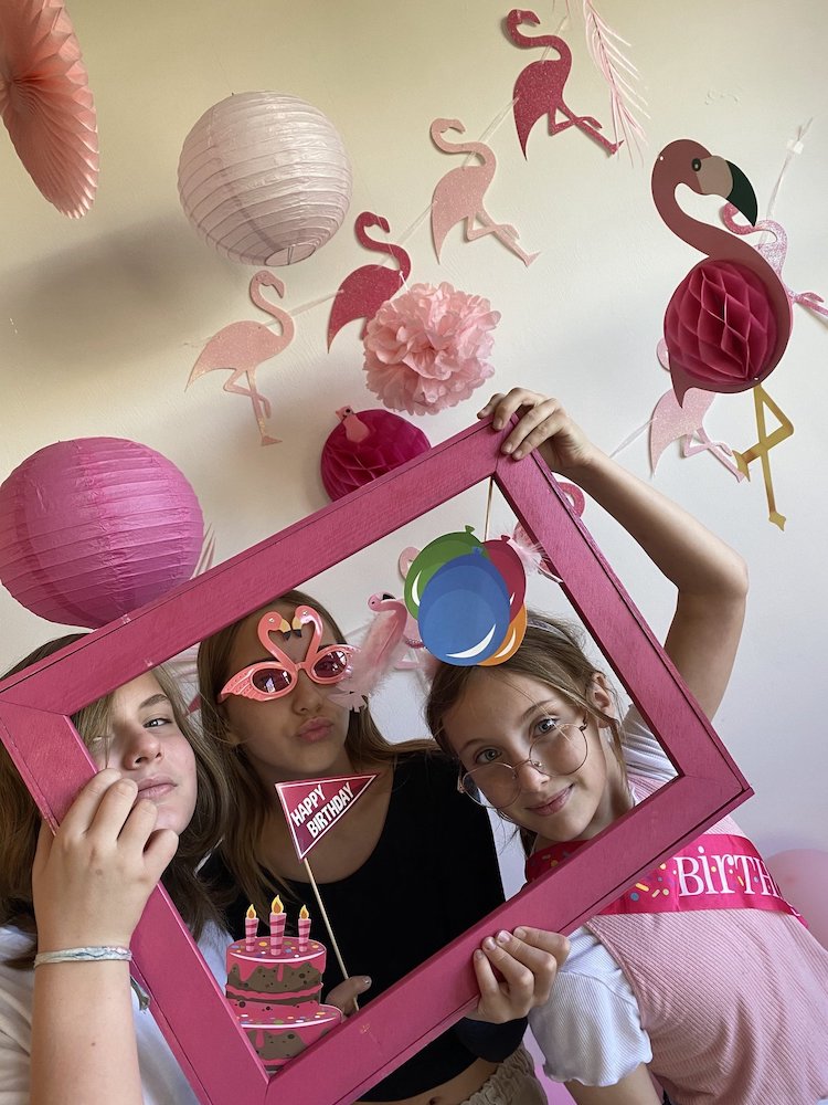 Flamingo Birthday Party | Preteen party ideas | Mandy Carter blogger